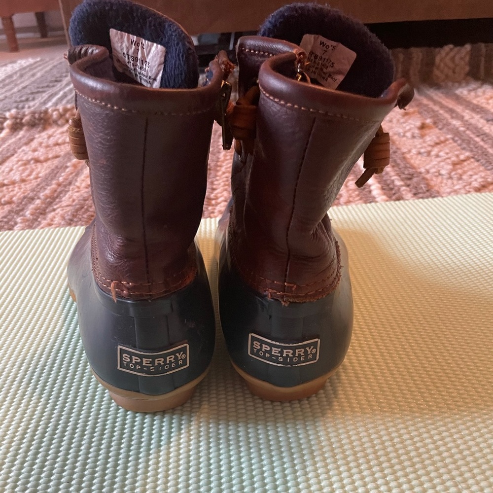 Sperry duck boots style